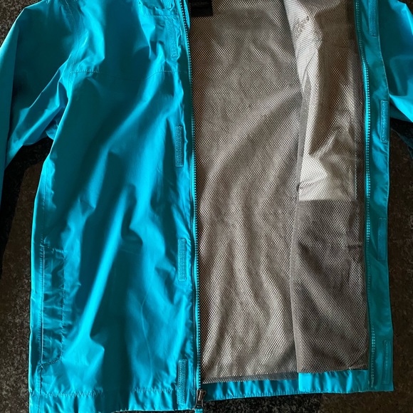 EUC The North Face windbreaker - Picture 3 of 7